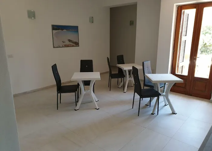 Guest House Tra Rocce E MareBed and Breakfast